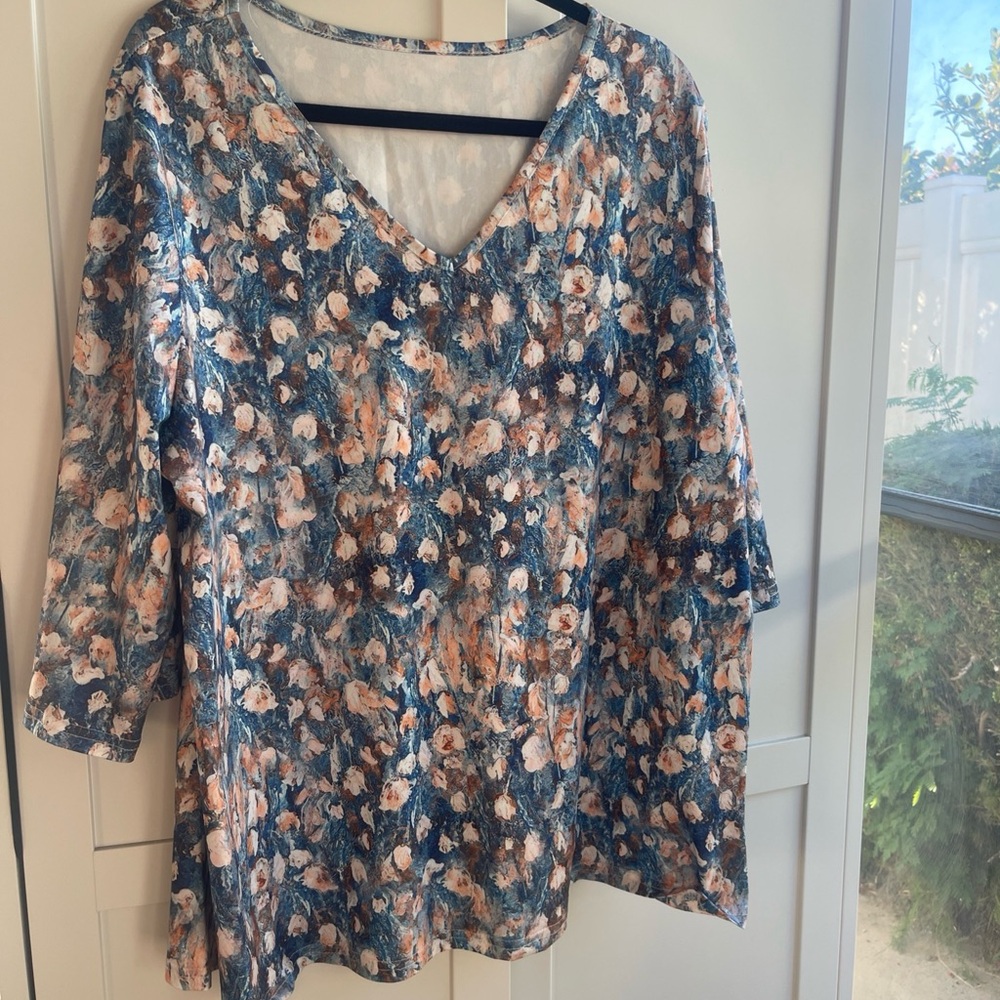 Floral V-Neck Women's Top 2XL